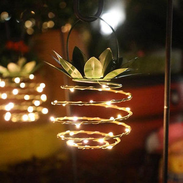Solar Pineapple Outdoor Lamp